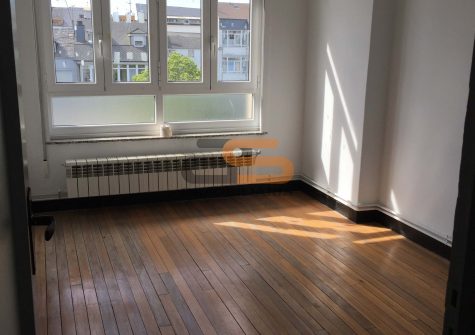 33378 – Piso para reformar en Ronda da Muralla